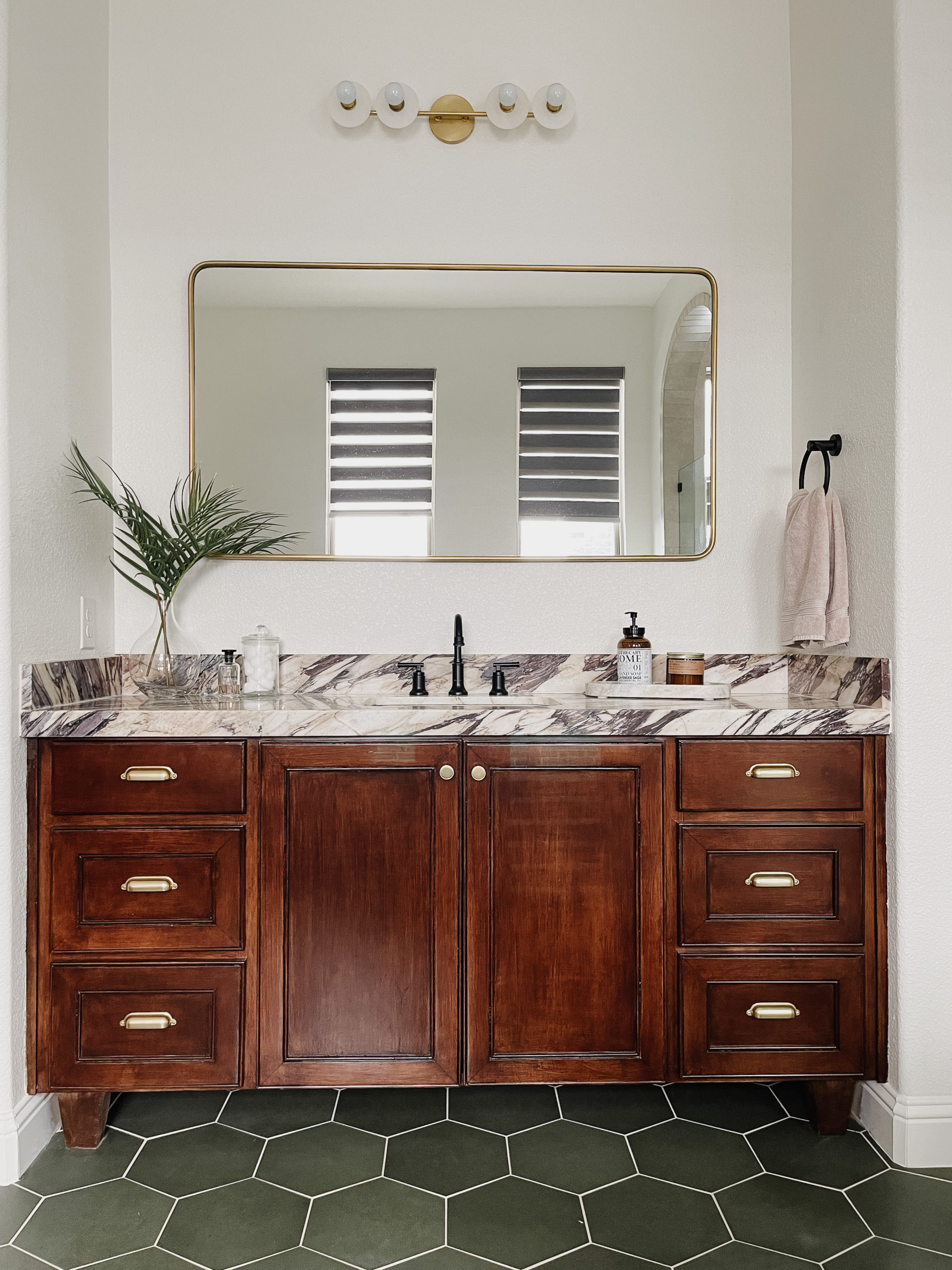 Earth Toned Bathroom #Interiordesign #2022bathroom #homedecor #granite #neutralbathroom 