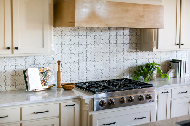 The Teasley Projects: Kitchen Reveal
Stove